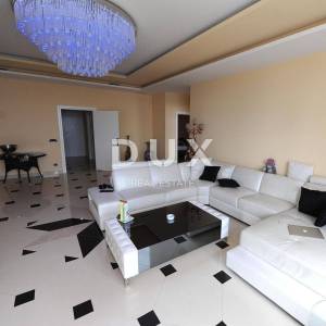 OPATIJA - villa sa bazenom 1. red do mora - unikatna nekretnina na tržištu!