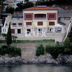 OPATIJA - villa sa bazenom 1. red do mora - unikatna nekretnina na tržištu!