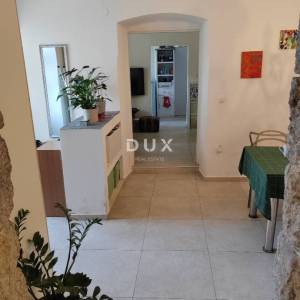 OPATIJA, VOLOSKO - elegantna nekretnina s dva stana na korak od mora, 87m2