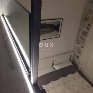 OPATIJA, VOLOSKO - elegantna nekretnina s dva stana na korak od mora, 87m2