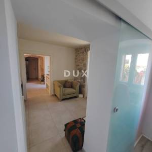 OPATIJA, VOLOSKO - elegantna nekretnina s dva stana na korak od mora, 87m2