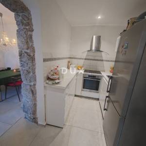 OPATIJA, VOLOSKO - elegantna nekretnina s dva stana na korak od mora, 87m2