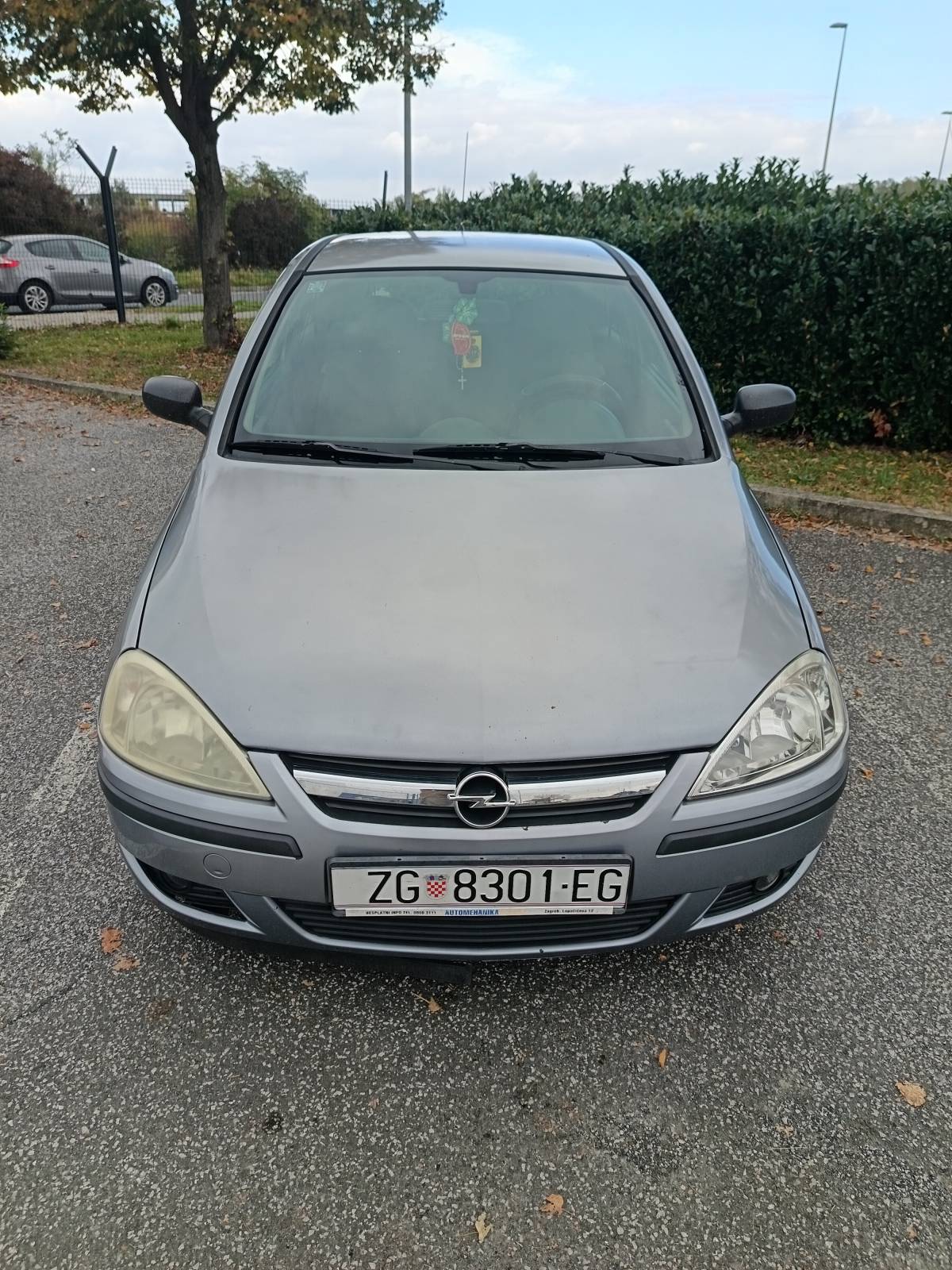 Opel corsa 1.2 16 v benzinac 8/26 rega