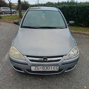 Opel corsa 1.2 16 v benzinac 8/26 rega