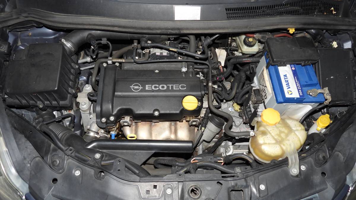 Opel Corsa D Enjoy 1.4 16V