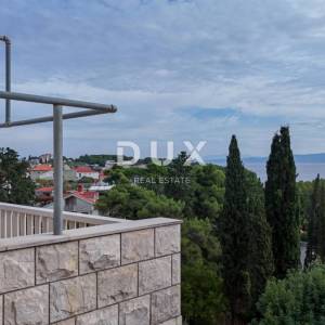 OTOK BRAČ, SUMARTIN - Apartmanska kuća u kamenu s garažom 2.red do mora