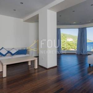 Otok Korčula, vila s bazenom - PRVI RED DO MORA !