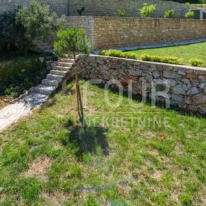 Otok Korčula, vila s bazenom - PRVI RED DO MORA !
