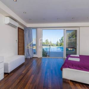 Otok Korčula, vila s bazenom - PRVI RED DO MORA !