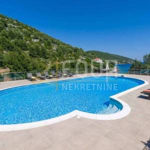 Otok Korčula, vila s bazenom - PRVI RED DO MORA !