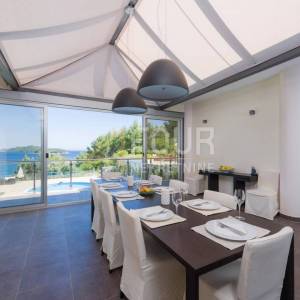 Otok Korčula, vila s bazenom - PRVI RED DO MORA !