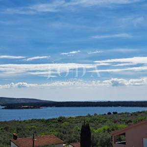 Otok Krk - apartmanska kuća s prekrasnim pogledom na more