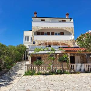 Otok Krk - apartmanska kuća s prekrasnim pogledom na more