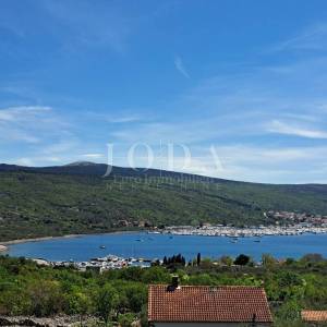 Otok Krk - apartmanska kuća s prekrasnim pogledom na more