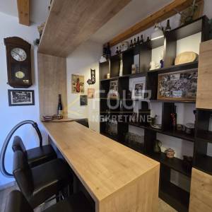 Otok Krk, Dobrinj - okolica, dvojna kuća, 202m2