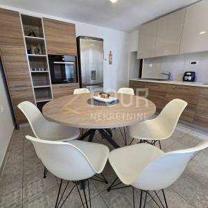 Otok Krk, Dobrinj - okolica, dvojna kuća, 202m2