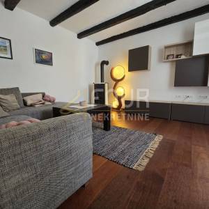 Otok Krk, Dobrinj - okolica, dvojna kuća, 202m2