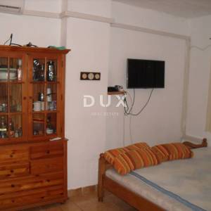 OTOK KRK, GRAD KRK - Apartman u prizemlju 200 m od mora