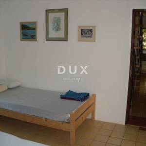 OTOK KRK, GRAD KRK - Kuća sa 2 apartmana 200 m od mora