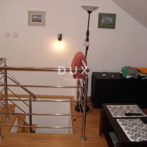 OTOK KRK, GRAD KRK - Kuća sa 2 apartmana 200 m od mora