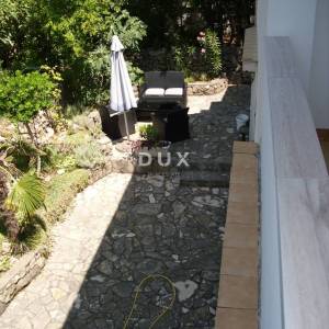 OTOK KRK, GRAD KRK - Kuća sa 2 apartmana 200 m od mora