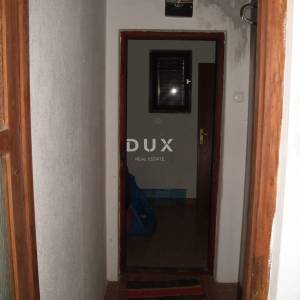 OTOK KRK, GRAD KRK - Kuća sa 2 apartmana 200 m od mora