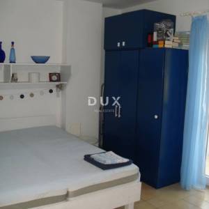 OTOK KRK, GRAD KRK - Kuća sa 2 apartmana 200 m od mora