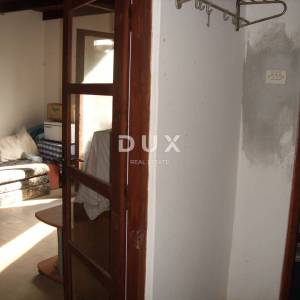 OTOK KRK, GRAD KRK - Kuća sa 2 apartmana 200 m od mora