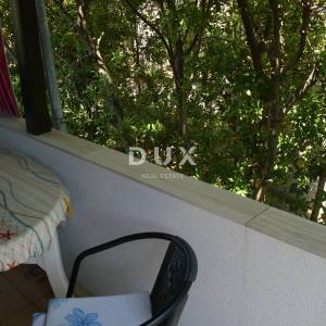 OTOK KRK, GRAD KRK - Kuća sa 2 apartmana 200 m od mora