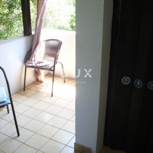 OTOK KRK, GRAD KRK - Kuća sa 2 apartmana 200 m od mora