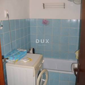 OTOK KRK, GRAD KRK - Kuća sa 2 apartmana 200 m od mora