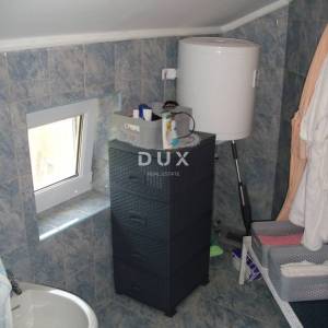 OTOK KRK, GRAD KRK - Kuća sa 2 apartmana 200 m od mora