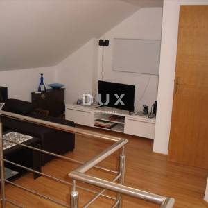 OTOK KRK, GRAD KRK - Kuća sa 2 apartmana 200 m od mora