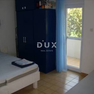 OTOK KRK, GRAD KRK - Kuća sa 2 apartmana 200 m od mora