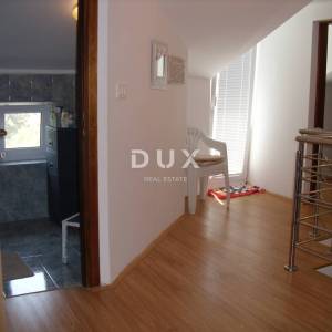 OTOK KRK, GRAD KRK - Kuća sa 2 apartmana 200 m od mora