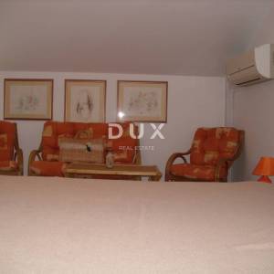 OTOK KRK, GRAD KRK - Kuća sa 2 apartmana 200 m od mora