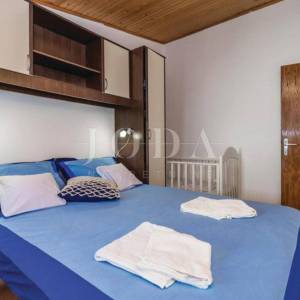Otok Krk - Kras - prizemnica s bazenom
