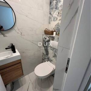 OTOK KRK, KRK, CENTAR - stan 86 m2, 3S+DB POTPUNO ADAPTIRAN! PRILIKA!