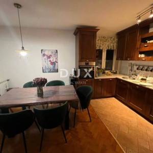 OTOK KRK, KRK, CENTAR - stan 86 m2, 3S+DB POTPUNO ADAPTIRAN! PRILIKA!
