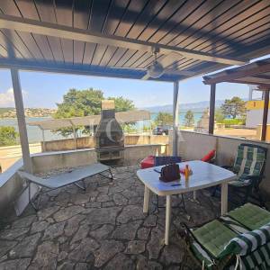 Otok Krk - kuća prvi red do mora