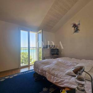 Otok Krk - kuća prvi red do mora