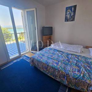 Otok Krk - kuća prvi red do mora
