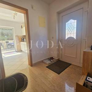 Otok Krk - kuća prvi red do mora