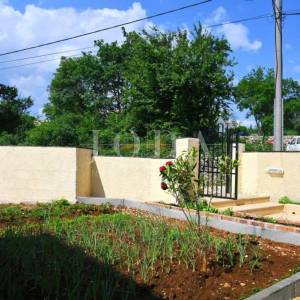 Otok Krk - Kuća s dva stana i bazenom