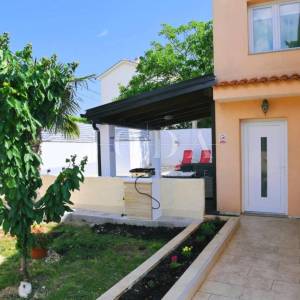 Otok Krk - Kuća s dva stana i bazenom