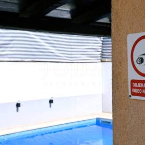 Otok Krk - Kuća s dva stana i bazenom