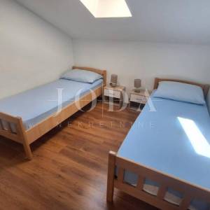 Otok Krk, Malinska, apartmanska kuća s pogledom na more