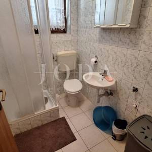 Otok Krk, Malinska, apartmanska kuća s pogledom na more