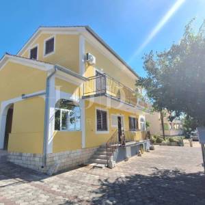 Otok Krk, Malinska, apartmanska kuća s pogledom na more