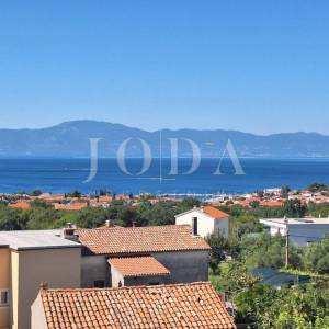 Otok Krk, Malinska, apartmanska kuća s pogledom na more